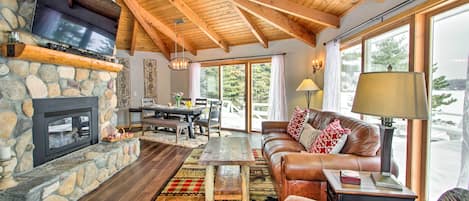 Nisswa Vacation Rental | 5BR | 3BA | 3,300 Sq Ft | 2 Steps to Enter