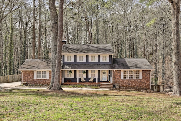 Stone Mountain Vacation Rental | 3BR | 2.5BA | 2,500 Sq Ft | Steps Required