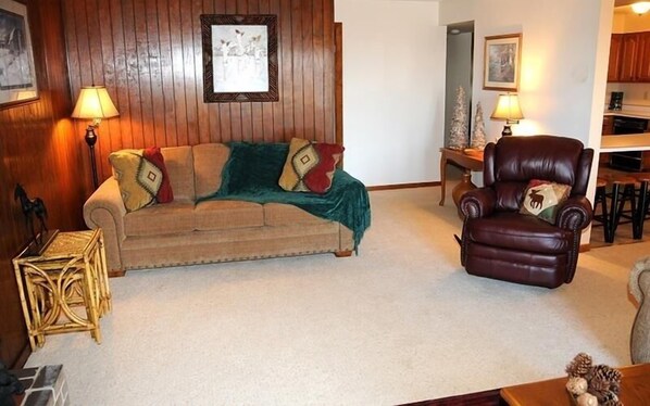 Couch, Furniture, Indoors, Living Room, Lamp