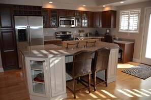 Indoors, Kitchen, Kitchen Island, Microwave, Oven