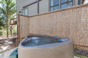Enjoy your private entrance to the 2-person hot tub.
