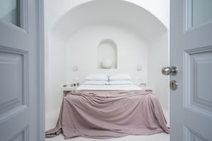 Inspiring Santorini Villa | 2 Bedrooms | Villa A1 | Beautiful Caldera Sunset View & Air Conditioning | Fira
