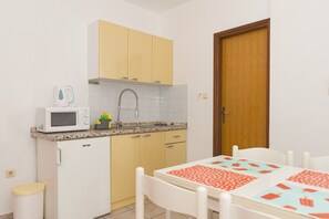 Kitchen and dining area