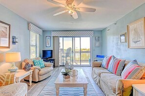 Living Area - Deck Access