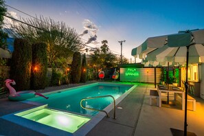 Palm Springs retro at it's finest!