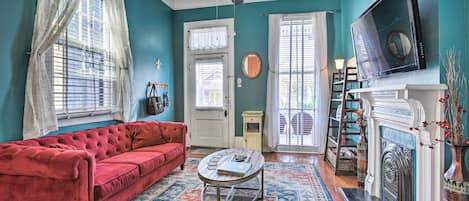 New Orleans Vacation Rental | 2BR | 1BA | Stairs Required to Enter | 1,000 Sq Ft