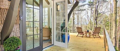 Welcome to the Gatsby Cottage in Asheville, NC | Luxury Vacation Rental Home 