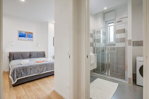 Common area (corridors, hall)
