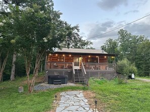 Exterior view of the cabin