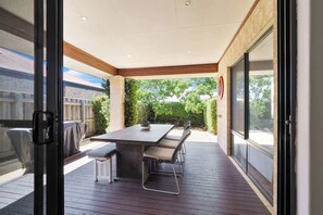 Access from dining area to outdoor dining, BBQ and back yard