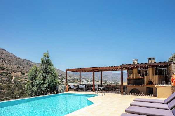 The villa spreads across 3 levels and it offers 3 bedrooms and its own private swimming pool.
