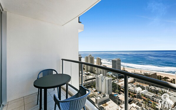 Spectacular views of the ocean and the city from the balcony