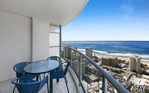 Spectacular views of the ocean and the city from the balcony