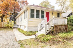 Welcome to the Pinewood Cottage