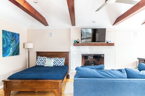 Sleeping space in guest house