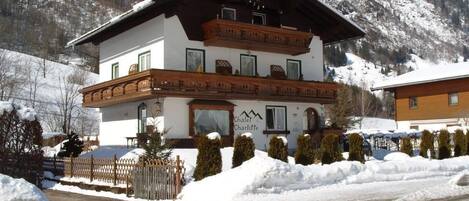 External view of the building. The Chalet Winter
