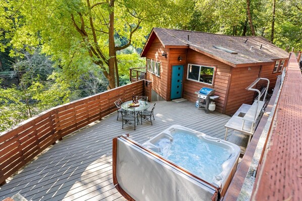 Treetop Sweetness! You are going to love this home