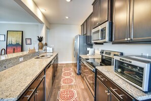 Kitchen | Single-Serve Coffee Maker | No Cooking Utensils or Pots/Pan Provided