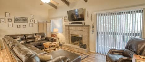 Living Room Offers Comfortable Seating, A/C, Smart TV