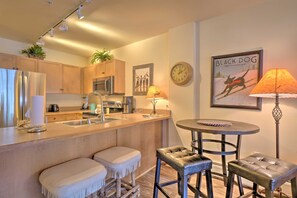 Indoors, Dining Table, Furniture, Table, Kitchen