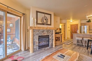 Indoors, Fireplace, Home Decor, Furniture, Living Room