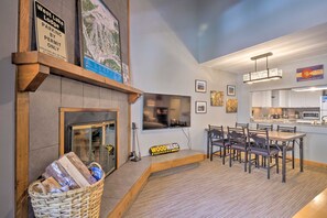 Dining Room, Dining Table, Furniture, Indoors, Table