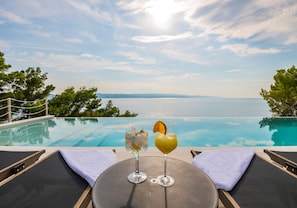 Beautiful Seafront Split Villa | 9 Bedrooms | BellaMar Vista Retreat | Large Heated Infinity Pool & Jacuzzi | Makarska by Villamore