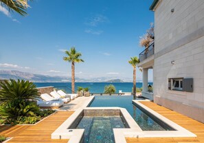 Luxurious Ciovo Villa | 5 Bedrooms | Villa Summer Breeze | Private Heated Swimming Pool & Jacuzzi | Slatine