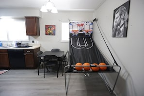 Spielezimmer