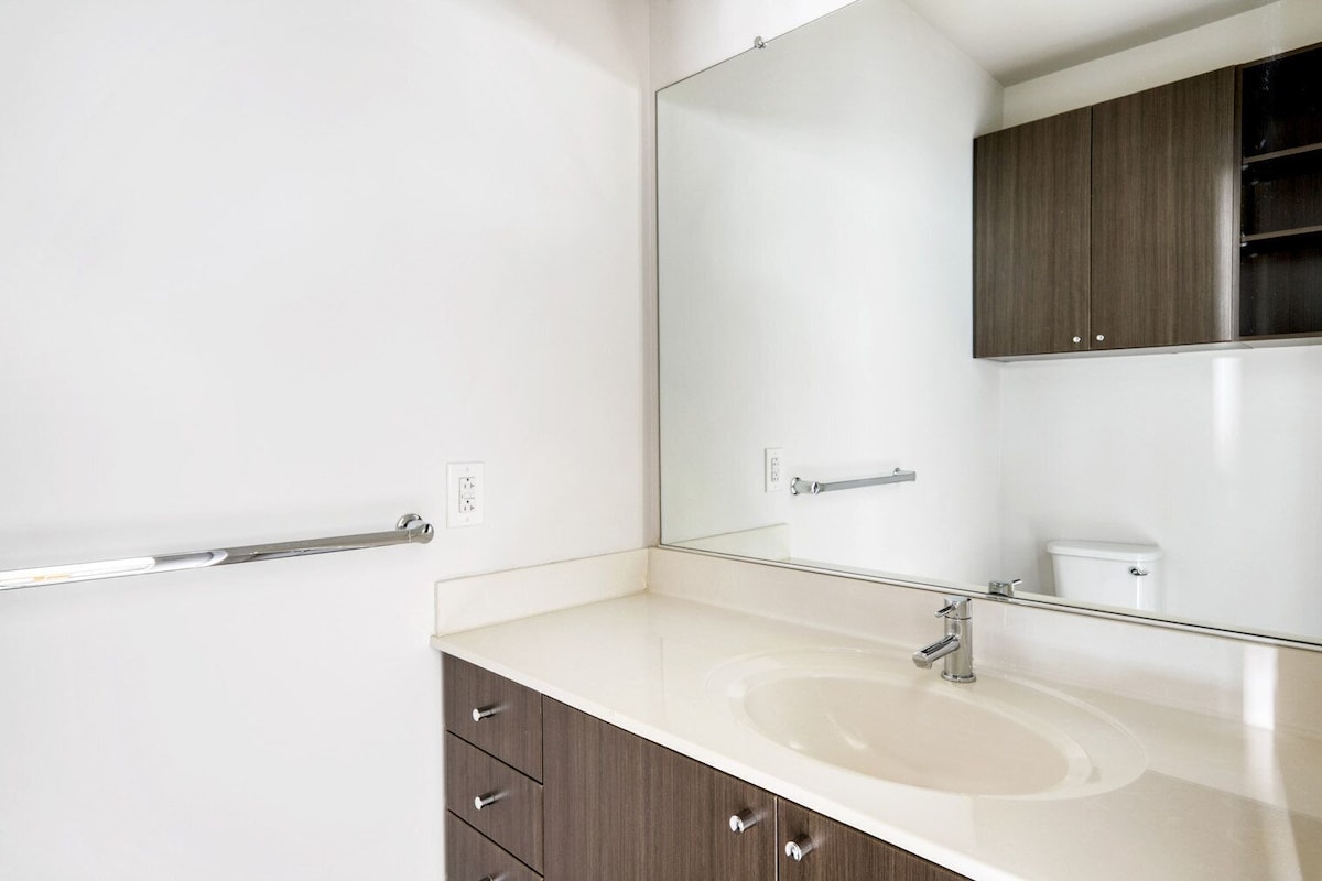 Stylish East Cambridge 1BR w/ W/D & Gym, nr Lechmere T, by Blueground