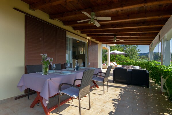 Outdoor dining