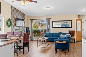 Enjoy your family vacation in La Verkin with nearby Zion National Park only 20 miles away