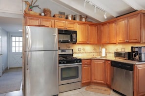 Fully functional kitchen for your 5-star home cooked meals