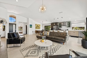 Open and Bright Floor Plan