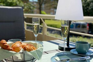 屋外ダイニングエリア