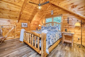 Large king suite - upstairs level