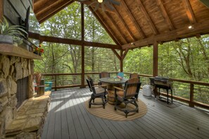 Cozy Creek - North Georgia Mountain Water View Cabin Rental