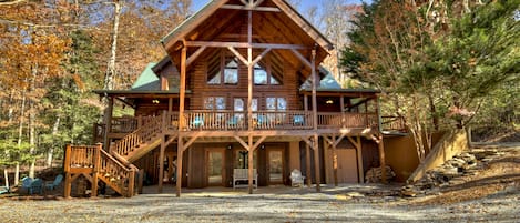 Waterfall Lodge - North Georgia Cabin Rental