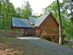 Covered Parking at Waterfall Lodge 