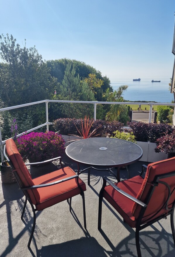 View of the sea from the terrace which enjoys sunshine all day.