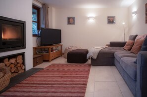 Llais Afon - 3 Bedroom Holiday Home - Fishguard (13201)
