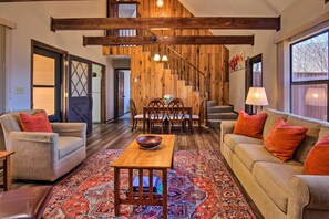 Living Room | Smart TV | Fireplace