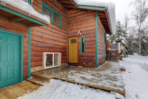 Unit Entrance | Mini Deck | Owner On-Site