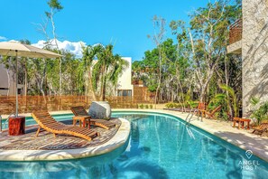 This lounge chair is calling your name, no?