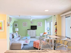 Main Floor-Living Room