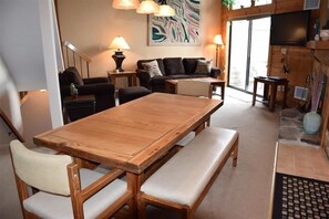 Furniture, Table, Tabletop, Coffee Table, Dining Table