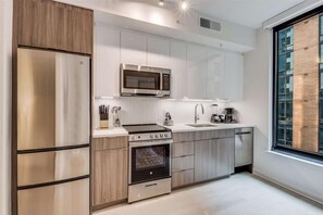 Noma Washington 1 Bedroom Kitchen