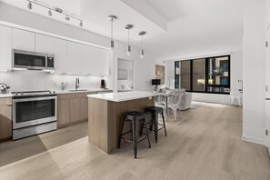 Noma Washington 2 Bedroom Kitchen