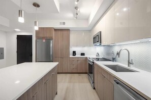 Noma Washington 2 Bedroom Kitchen