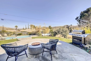 Backyard | Private Pool | Hot Tub | Fire Pit | Gas Grill | Lounge Seating